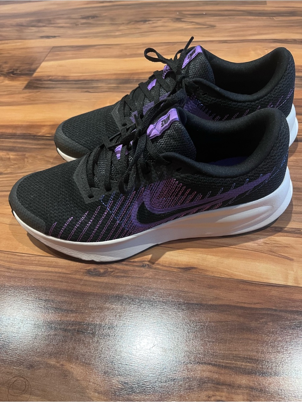 Nike Black and Purple Women's Trainers - Picture 3 of 6